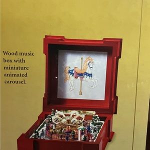 NIB 2001 MR.CHRISTMAS CAROUSEL MUSIC BOX
